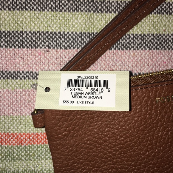 🌸Fossil Tiegan Leather Wristlet NWT - Picture 4 of 8